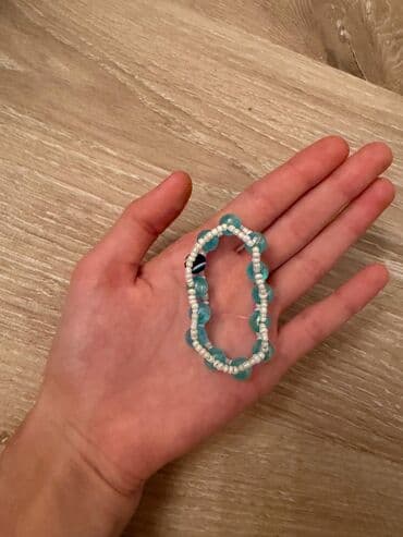 Mavi muncuqlu, “nazar boncuğu” detalı ilə ikiqat dizaynlı elastik lalafo.az -da Mavi muncuqlu, “nazar boncuğu” detalı ilə ikiqat dizaynlı elastik