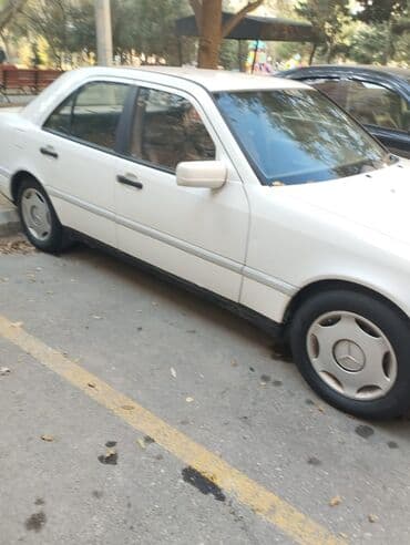 Mercedes-Benz C-Class (W202) sedan - Kuzov: 4 qapılı sedan, ağ rəng - lalafo.az -da Mercedes-Benz C-Class (W202) sedan - Kuzov: 4 qapılı sedan, ağ rəng -