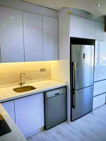 Mətbəx mebeli – L formalı, yüksək parlaq ağ fasadlarla - Dizayn lalafo.az -da Mətbəx mebeli – L formalı, yüksək parlaq ağ fasadlarla - Dizayn