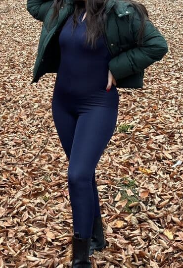 Qadınlar üçün tam bədən kombinezon - Rəng: tünd göy (navy) - Model lalafo.az -da Qadınlar üçün tam bədən kombinezon - Rəng: tünd göy (navy) - Model