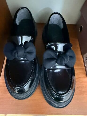 Qara laklı loafer ayaqqabılar - Parlaq laklı üst material - Üst lalafo.az -da Qara laklı loafer ayaqqabılar - Parlaq laklı üst material - Üst
