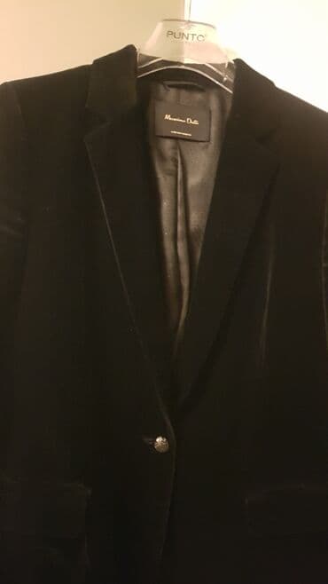 Вилюровый пинджаки. Цвет черный и бордовый lalafo.az -da Вилюровый пинджаки. Цвет черный и бордовый