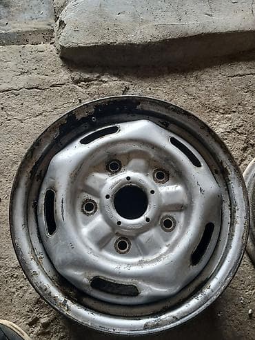 Dəmir disk (təkər diski) - Material: polad - Quruluş: 5 bolt deşikli lalafo.az -da Dəmir disk (təkər diski) - Material: polad - Quruluş: 5 bolt deşikli