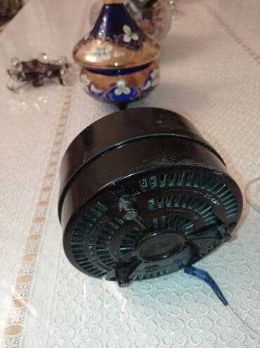 Gerginlik tenzimleyici transformator.Sovetindir, tam islekdir, temiz lalafo.az -da Gerginlik tenzimleyici transformator.Sovetindir, tam islekdir, temiz