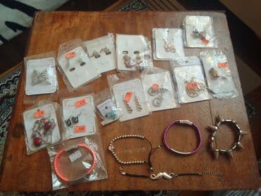 Çox hər cür bijuteriyalar saat da var içində çoxusuının şekli yoxdu lalafo.az -da Çox hər cür bijuteriyalar saat da var içində çoxusuının şekli yoxdu