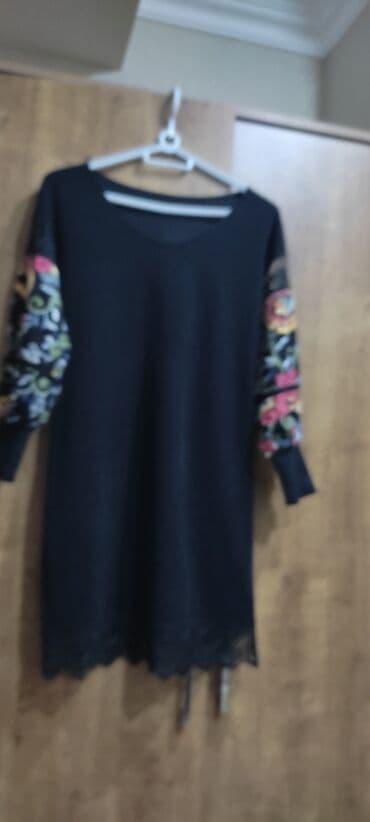 Qalin qish paltari, cox az geyinilib. M razmere gedir. dartinandi lalafo.az -da Qalin qish paltari, cox az geyinilib. M razmere gedir. dartinandi