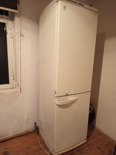 Soyuducu, iki kameralı (yuxarıda soyutma bölməsi, aşağıda lalafo.az -da Soyuducu, iki kameralı (yuxarıda soyutma bölməsi, aşağıda