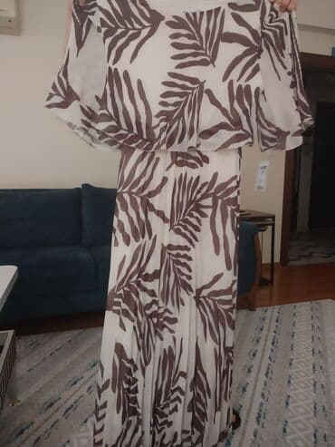 Şifon pliseli uzun don, yenidir geyinilməyib etiketi üstündədir. 70 lalafo.az -da Şifon pliseli uzun don, yenidir geyinilməyib etiketi üstündədir. 70