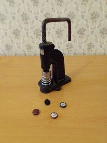 пресс чоп сатам: Düymə vuran stanok. 2 ədəd qəlivi var 32 və 36 razmer at lalafo.az — 1 пресс чоп сатам: Düymə vuran stanok. 2 ədəd qəlivi var 32 və 36 razmer — 1