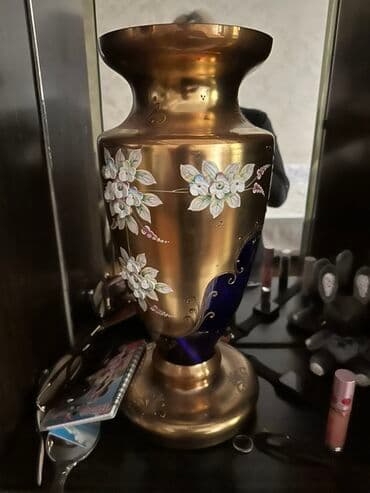 Bir vaza, Bogem şüşəsi lalafo.az -da Bir vaza, Bogem şüşəsi