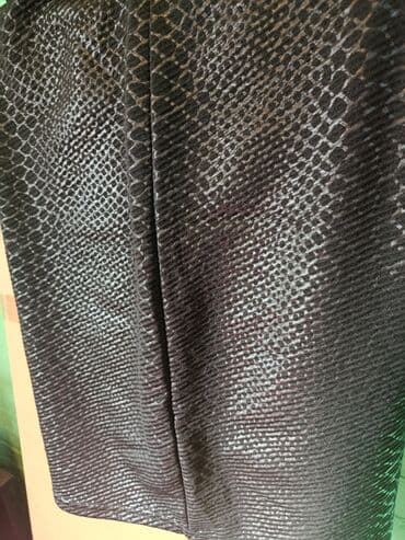 Qadın geyim dəsti – 3 məhsul 1) Qara boz “ilan dərisi” effektli ətək lalafo.az -da Qadın geyim dəsti – 3 məhsul 1) Qara boz “ilan dərisi” effektli ətək