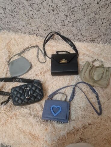 Qadın çanta dəsti – 5 ədəd - Qara kvadratvari əl/çiyin çantası lalafo.az -da Qadın çanta dəsti – 5 ədəd - Qara kvadratvari əl/çiyin çantası