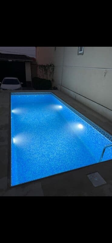 Mozaik örtüklü, düzbucaqlı dizayna malik özəl həyətyanı üzgüçülük lalafo.az -da Mozaik örtüklü, düzbucaqlı dizayna malik özəl həyətyanı üzgüçülük