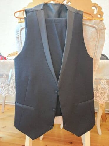 Kostyum satilir birdefe geyinilib yaxwi veziyetdedir lalafo.az -da Kostyum satilir birdefe geyinilib yaxwi veziyetdedir