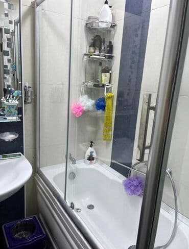 Şüşə sürgülü qapılı vanna-duş sistemi - Material: temperli şəffaf lalafo.az -da Şüşə sürgülü qapılı vanna-duş sistemi - Material: temperli şəffaf