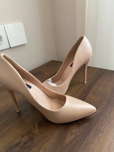 Tuflilər, Ölçü: 37, rəng - Bej, İşlənmiş lalafo.az -da Tuflilər, Ölçü: 37, rəng - Bej, İşlənmiş