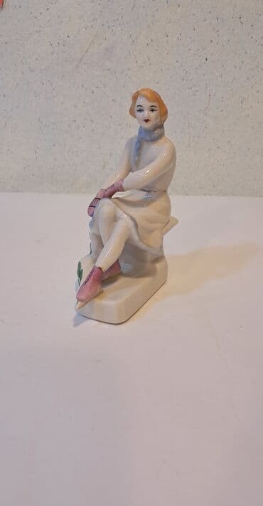 Heykəlcik, 1970 il, Farfor, SSRİ, Ünvandan götürmə lalafo.az -da Heykəlcik, 1970 il, Farfor, SSRİ, Ünvandan götürmə