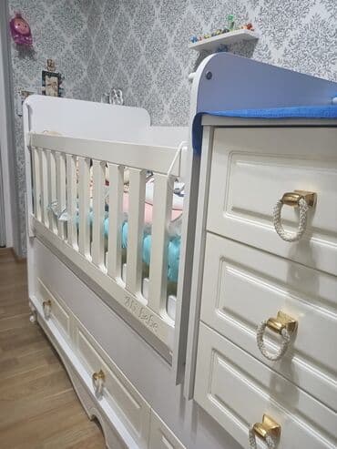 Oğlan və qız üçün, İşlənmiş, Dördbucaq, Beşik, Dəstsiz, Matras ilə, Yellənmə mexanizm ilə lalafo.az -da Oğlan və qız üçün, İşlənmiş, Dördbucaq, Beşik, Dəstsiz, Matras ilə, Yellənmə mexanizm ilə