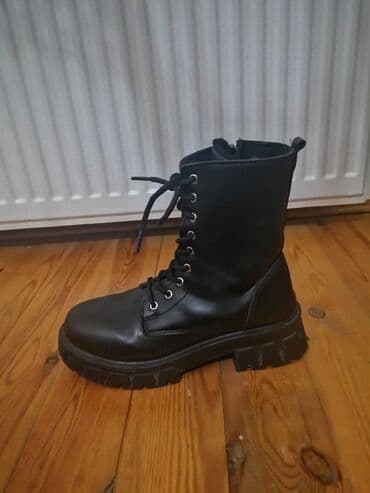 Qara rəngli uniseks bağcıqlı çəkmə - Material: hamar teksturalı lalafo.az -da Qara rəngli uniseks bağcıqlı çəkmə - Material: hamar teksturalı