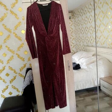 Parlaq bəzəkli bordo məxmər ziyafət libası - Rəng: dərin bordo/şərab lalafo.az -da Parlaq bəzəkli bordo məxmər ziyafət libası - Rəng: dərin bordo/şərab