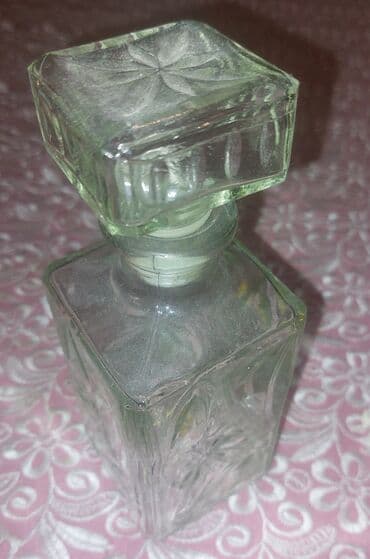 Şüşə ətir/qapaqlı flakon - Material: qalın, şəffaf şüşə - Forma lalafo.az -da Şüşə ətir/qapaqlı flakon - Material: qalın, şəffaf şüşə - Forma