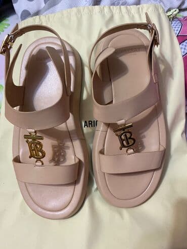 Burberry, Ölçü: 40, rəng - Bej, İşlənmiş lalafo.az -da Burberry, Ölçü: 40, rəng - Bej, İşlənmiş