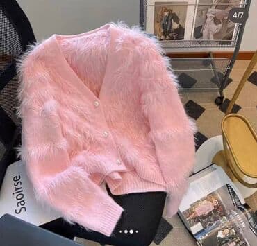 Məhsul: Tüklü toxuma qadın kardiqanı - Rəng: Açıq çəhrayı - Model lalafo.az -da Məhsul: Tüklü toxuma qadın kardiqanı - Rəng: Açıq çəhrayı - Model