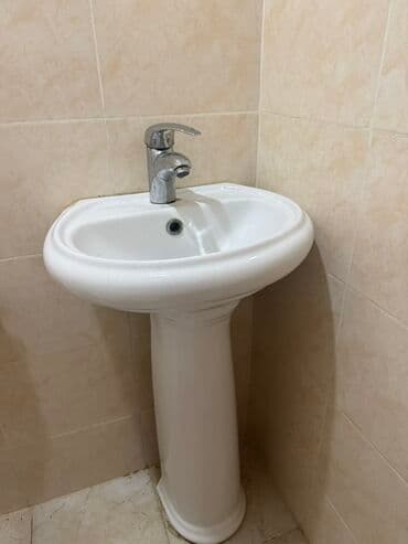 Duş şlanqları: Ağ rəngdə unitaz və ayaqlı çanaq dəsti hamam otaqları üçün uyğundur lalafo.az -da — 4 Duş şlanqları: Ağ rəngdə unitaz və ayaqlı çanaq dəsti hamam otaqları üçün uyğundur — 4