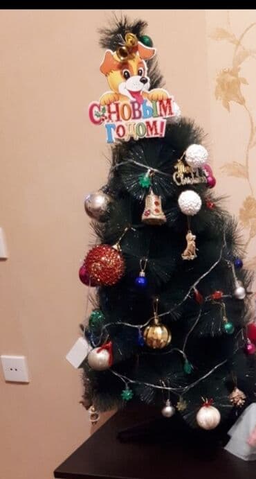 Bəzədilmiş süni Yeni il şam ağacı - Kompakt ölçülü, stolüstü tip lalafo.az -da Bəzədilmiş süni Yeni il şam ağacı - Kompakt ölçülü, stolüstü tip