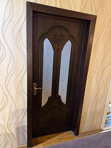 Taxta interyer qapısı – klassik dizayn - Material: ağac əsaslı, tünd lalafo.az -da Taxta interyer qapısı – klassik dizayn - Material: ağac əsaslı, tünd