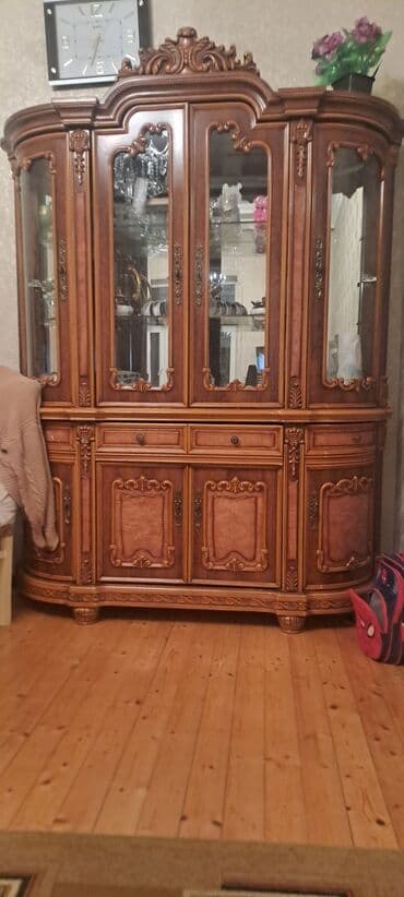 Şüşəli dolab vitrini, İşlənmiş lalafo.az -da Şüşəli dolab vitrini, İşlənmiş