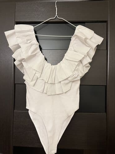 Zara body bluz tezedir geyilmeyib
L razmerdir lalafo.az -da Zara body bluz tezedir geyilmeyib
L razmerdir