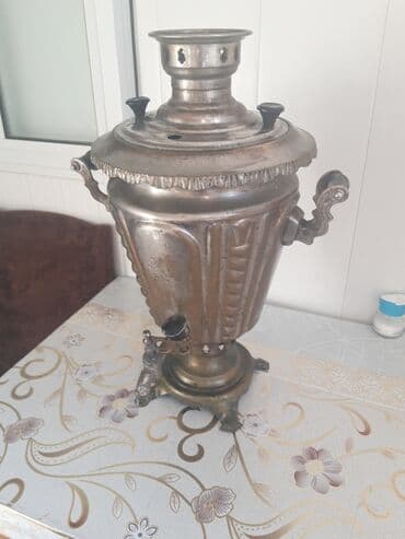 Kömür/odunla işləyən klassik samovar - Material: əsasən mis və metal lalafo.az -da Kömür/odunla işləyən klassik samovar - Material: əsasən mis və metal
