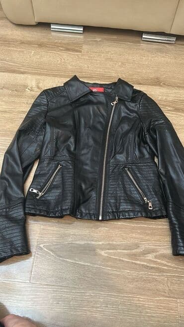 Qadınlar üçün qara dəri motosiklet stili gödəkçə. - Material: qara lalafo.az -da Qadınlar üçün qara dəri motosiklet stili gödəkçə. - Material: qara