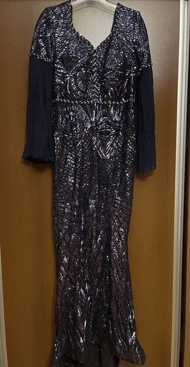 Zərif axşam/festival geyimi - Rəng: tünd lacivərt/qara tonlarda, tam lalafo.az -da Zərif axşam/festival geyimi - Rəng: tünd lacivərt/qara tonlarda, tam