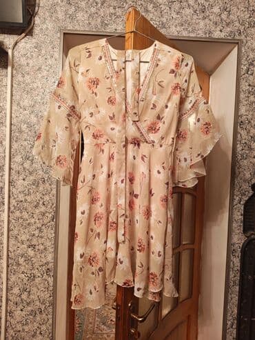 Çiçək naxışlı şifon don - Rəng: açıq bej fon üzərində şaftalı və lalafo.az -da Çiçək naxışlı şifon don - Rəng: açıq bej fon üzərində şaftalı və