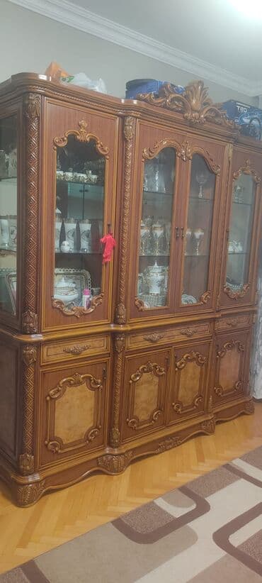 Şüşəli dolab vitrini, İşlənmiş, Ünvandan götürmə lalafo.az -da Şüşəli dolab vitrini, İşlənmiş, Ünvandan götürmə
