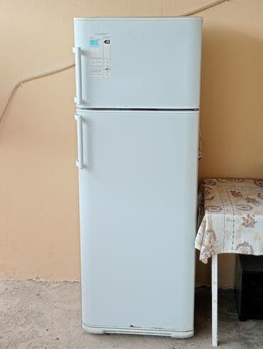 İki qapılı soyuducu Xüsusiyyətlər: - Üst qapıda dondurucu bölməsi lalafo.az -da İki qapılı soyuducu Xüsusiyyətlər: - Üst qapıda dondurucu bölməsi