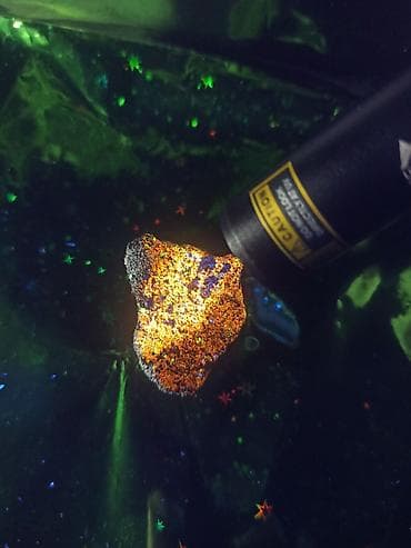 UV-də Narıncı Alov Floresan 🔥 Kolleksiya üçün Nadir Kristal Aqreqat lalafo.az -da UV-də Narıncı Alov Floresan 🔥 Kolleksiya üçün Nadir Kristal Aqreqat