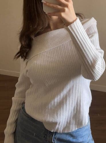 Ağ rəngli, uzunqollu qadın sviteri ideal formada lalafo.az -da Ağ rəngli, uzunqollu qadın sviteri ideal formada