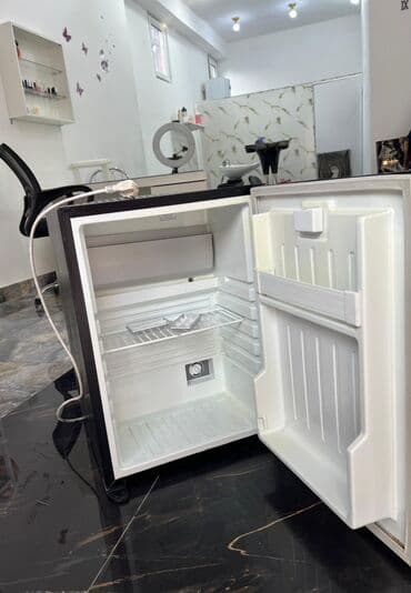 Mini soyuducu – qara korpuslu, tək qapılı model - Kompakt ölçü lalafo.az -da Mini soyuducu – qara korpuslu, tək qapılı model - Kompakt ölçü