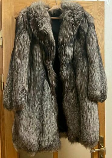Gümüşü-boz tonlarda təbii kürk qadın şubası. - Material: qalın, uzun lalafo.az -da Gümüşü-boz tonlarda təbii kürk qadın şubası. - Material: qalın, uzun