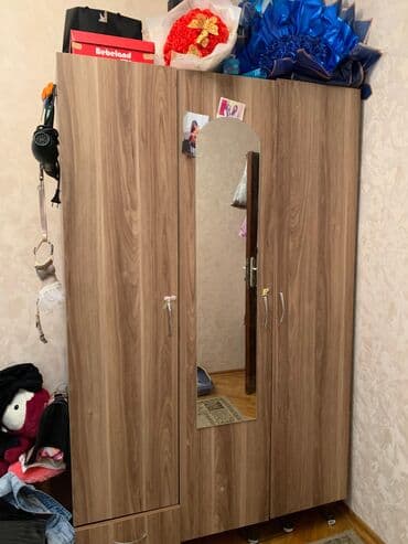 Açılan, 3 qapılı Düz dolab, Qarderob, paltar dolabı lalafo.az -da Açılan, 3 qapılı Düz dolab, Qarderob, paltar dolabı