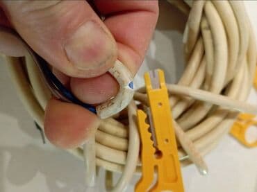 Потолок: Kabel kəsən qayçı/rezak 3 ədədi 1 manat Ünvan: Razin, Bakıxanov qes at lalafo.az — 2 Потолок: Kabel kəsən qayçı/rezak 3 ədədi 1 manat Ünvan: Razin, Bakıxanov qes — 2