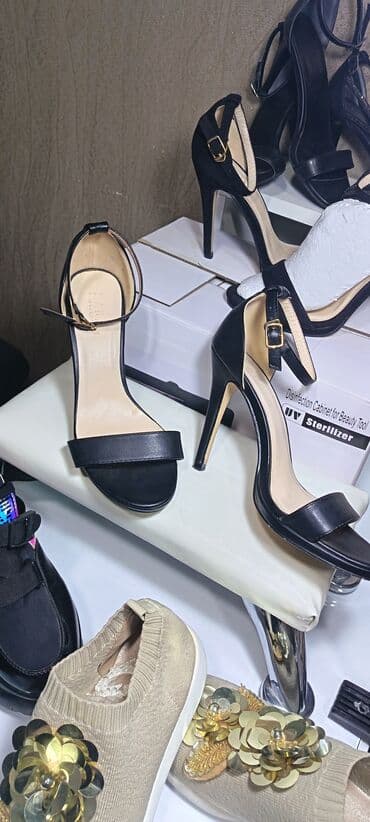 Eyaqabi her biri 5azn unvan Binə savxoz lalafo.az -da Eyaqabi her biri 5azn unvan Binə savxoz