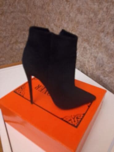 Nabuk material 1cə dəfə geyilib təzə kimidir lalafo.az -da Nabuk material 1cə dəfə geyilib təzə kimidir