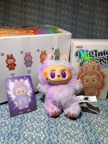 Labubu originala 1:1 model.Bağlı qutuda olur.Başı fırlanır,etiketində lalafo.az -da Labubu originala 1:1 model.Bağlı qutuda olur.Başı fırlanır,etiketində