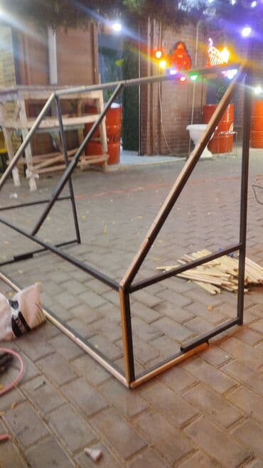 Metal konstruksiyalı reklam stendi/kanopi karkası. 4 ədəd di - lalafo.az -da Metal konstruksiyalı reklam stendi/kanopi karkası. 4 ədəd di -