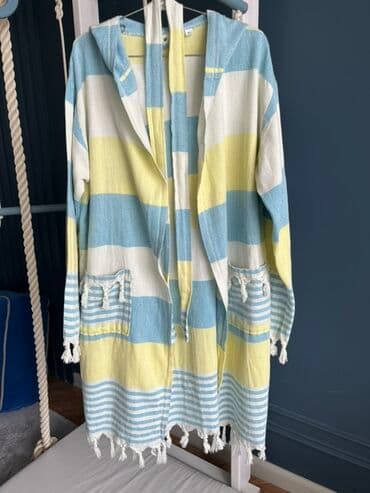 Банный халат. В полоску белого, синего и желтого цветов. Длинные lalafo.az -da Банный халат. В полоску белого, синего и желтого цветов. Длинные