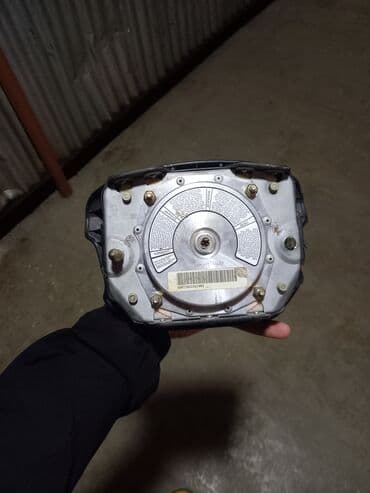 Volkswagen sükan hava yastığı (airbag) modulu - Orijinal VW emblemi lalafo.az -da Volkswagen sükan hava yastığı (airbag) modulu - Orijinal VW emblemi